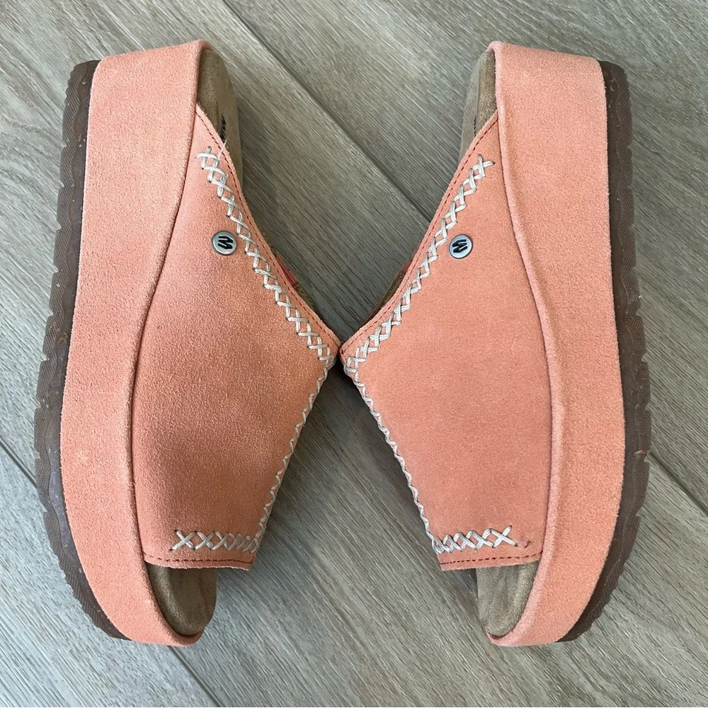 Minnetonka Paislee Wedge Sandal